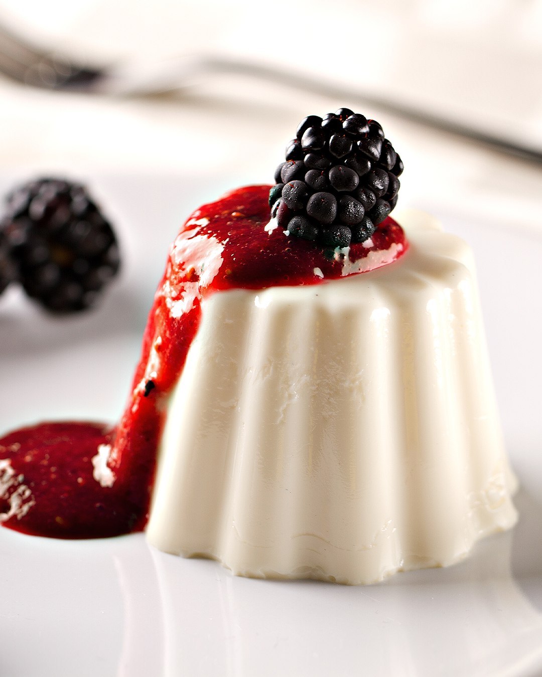 Böğürtlenli Panna Cotta