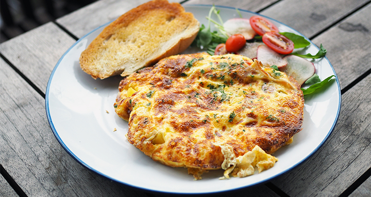 FIRINDA PATATESLİ OMLET