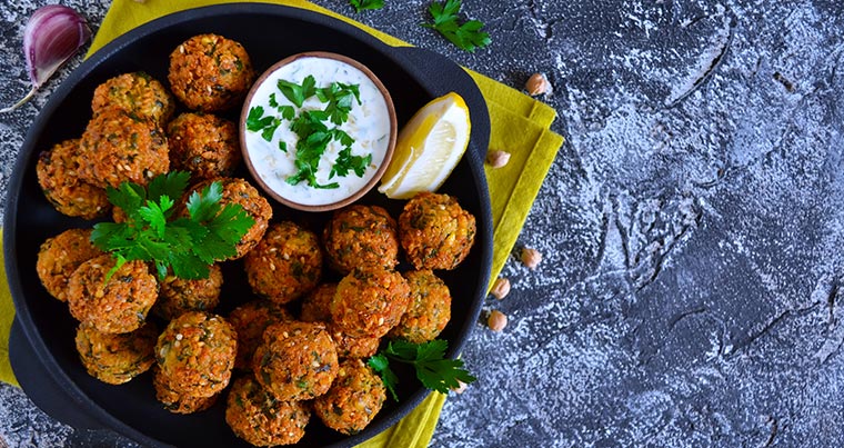 Hafifleten Köfte; Garnitürlü Sebze Köftesi